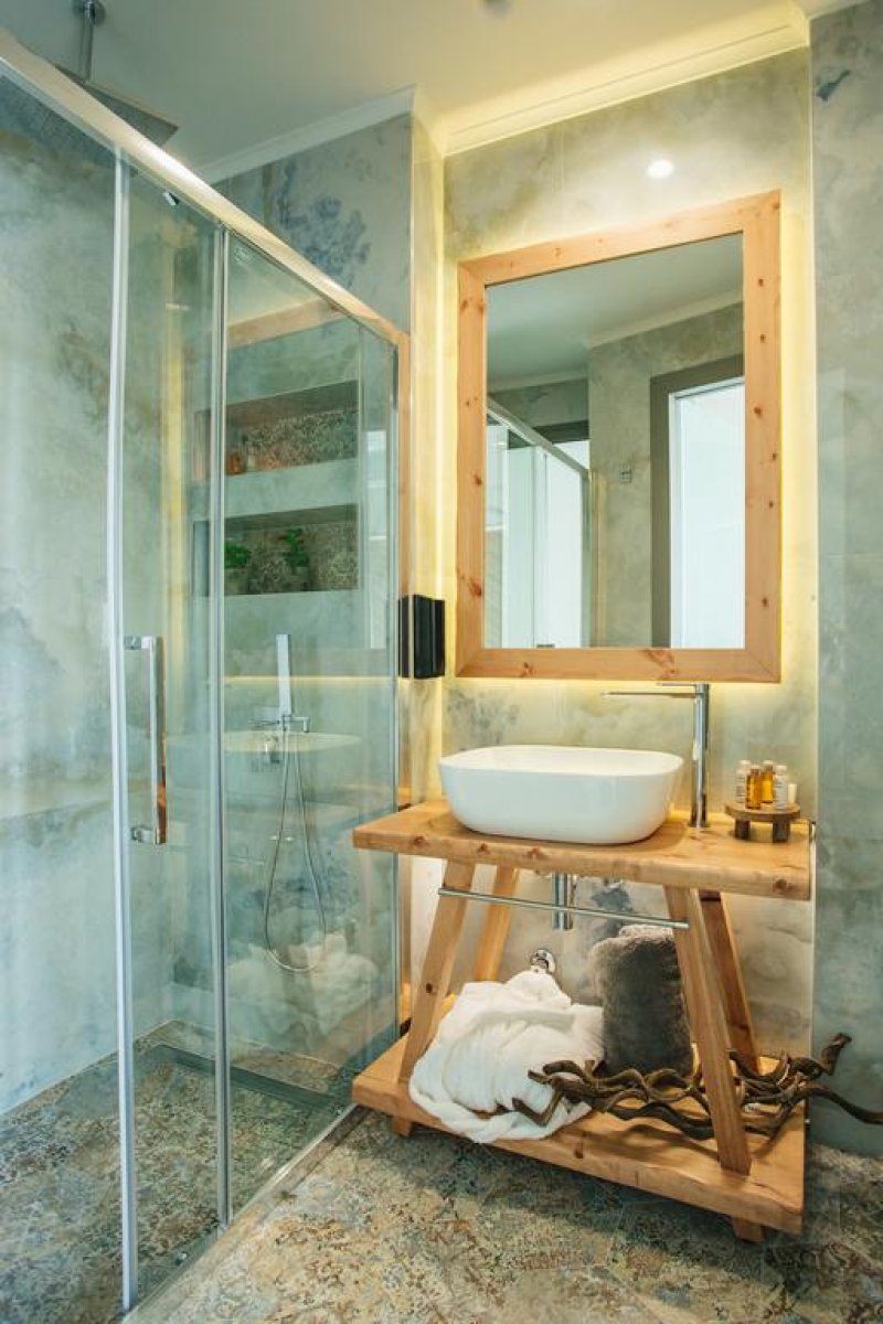 Blue Carpet Luxury Suites - Снимка 9