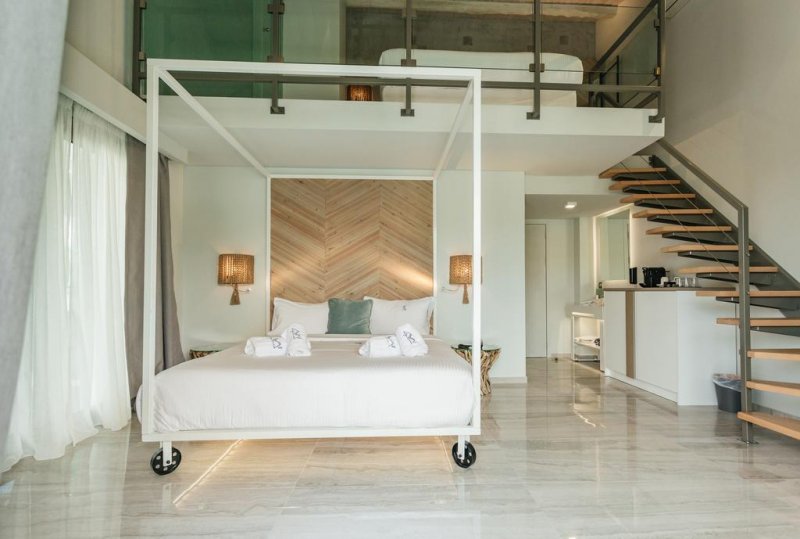 Blue Carpet Luxury Suites - Снимка 7