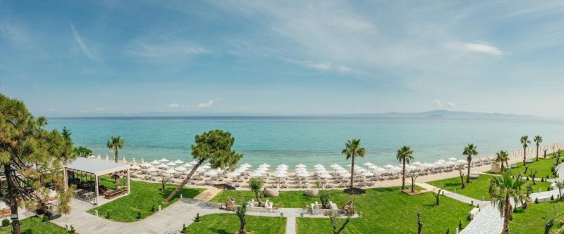 Blue Carpet Luxury Suites - Снимка 9