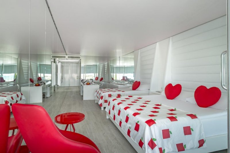 Adam & Eve Hotel - Снимка 3