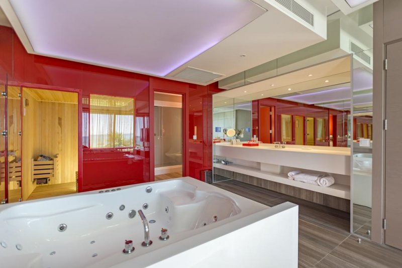 Adam & Eve Hotel - Снимка 3