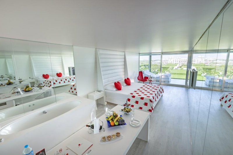 Adam & Eve Hotel - Снимка 2