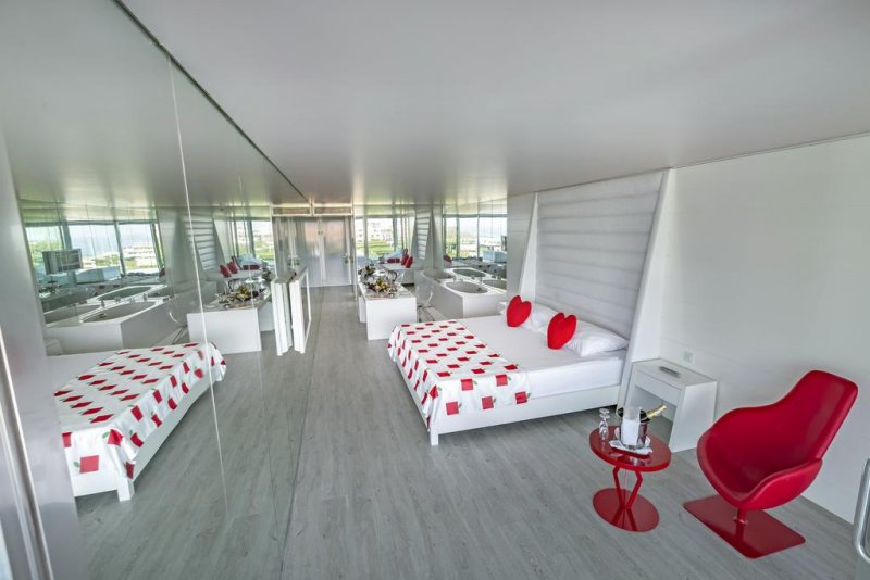 Adam & Eve Hotel - Снимка 3