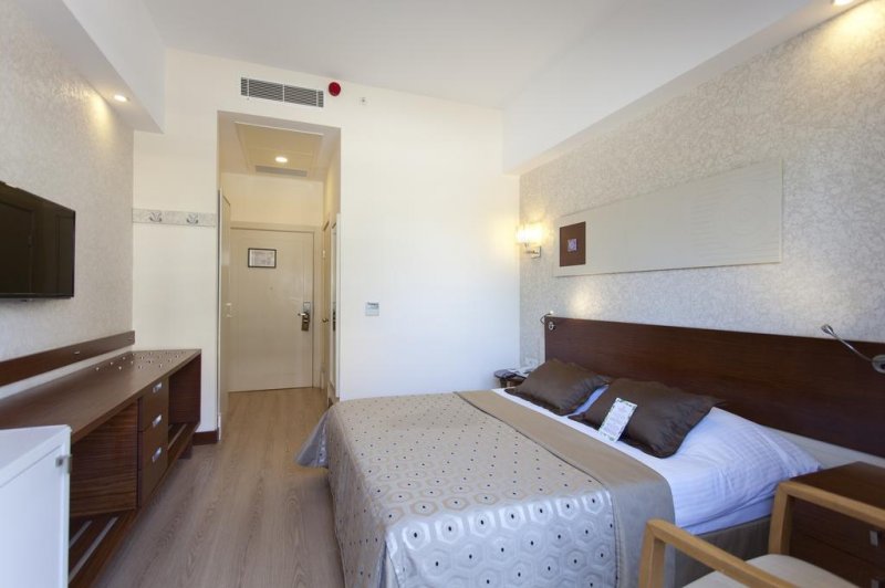 Side Star Beach Hotel - Снимка 1