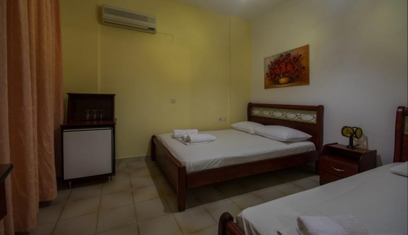 Stefani Hotel - Снимка 3