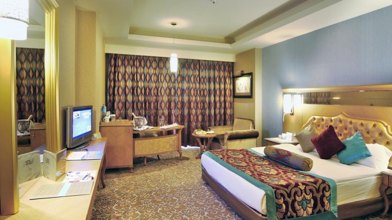 Royal Holiday Palace - Снимка 1