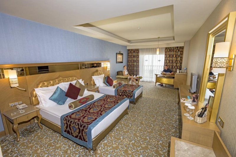 Royal Holiday Palace - Снимка 7