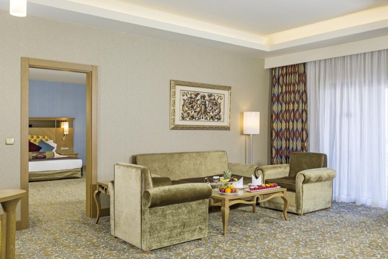 Royal Holiday Palace - Снимка 4