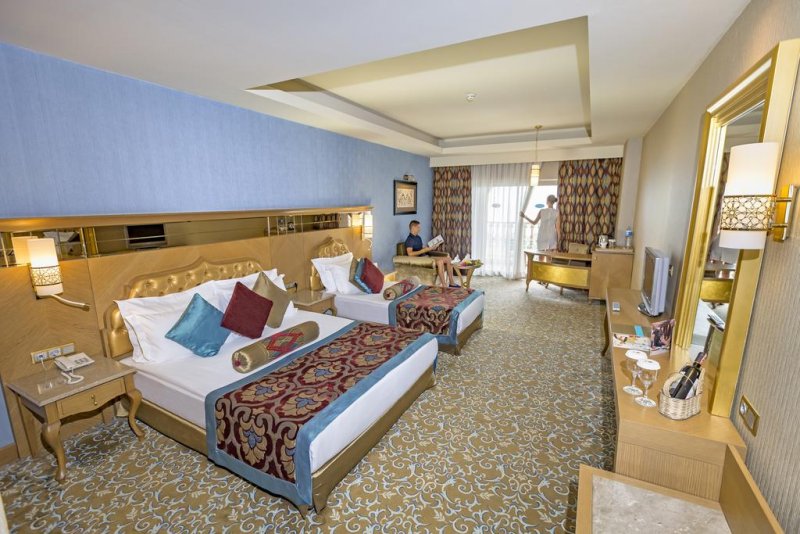 Royal Holiday Palace - Снимка 10