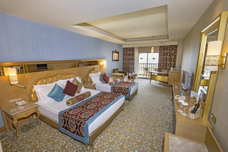 Royal Holiday Palace - Снимка 2