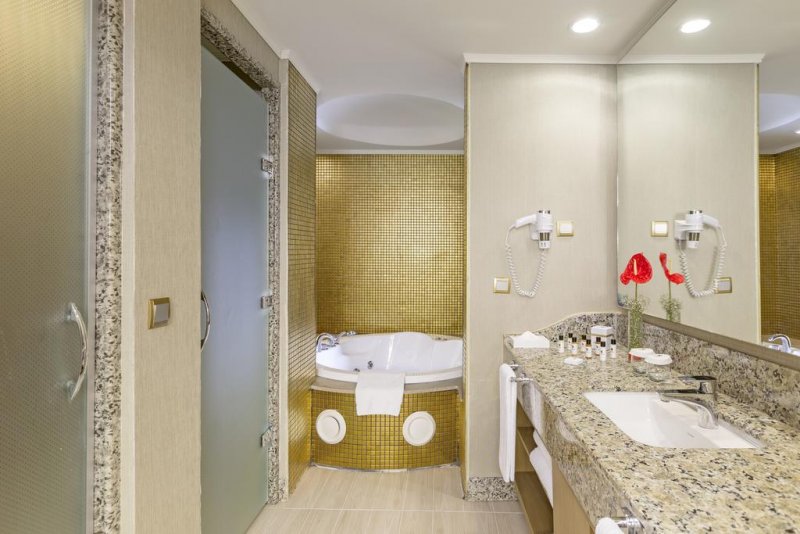 Royal Holiday Palace - Снимка 5