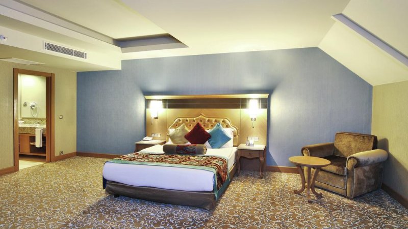 Royal Holiday Palace - Снимка 4