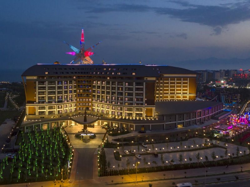 Royal Seginus - Снимка 1