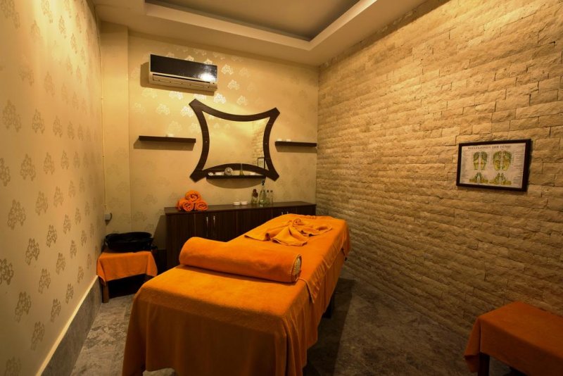 Ramada Resort Side Hotel - Снимка 2