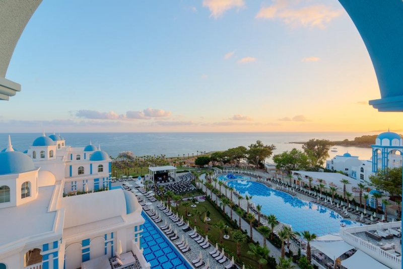 Rubi Platinum Spa Resort & Suites - Снимка 0