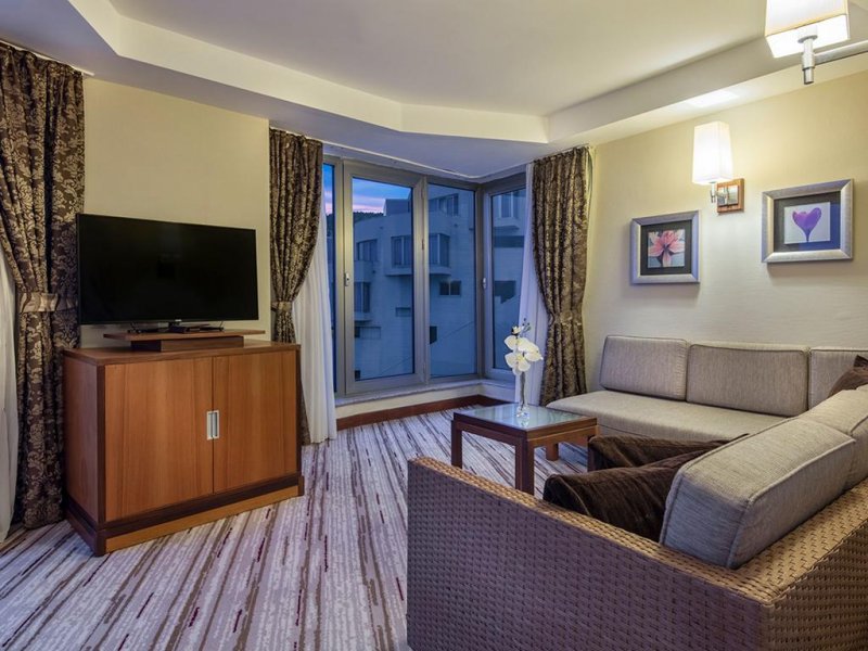 Rixos Sungate - Снимка 1