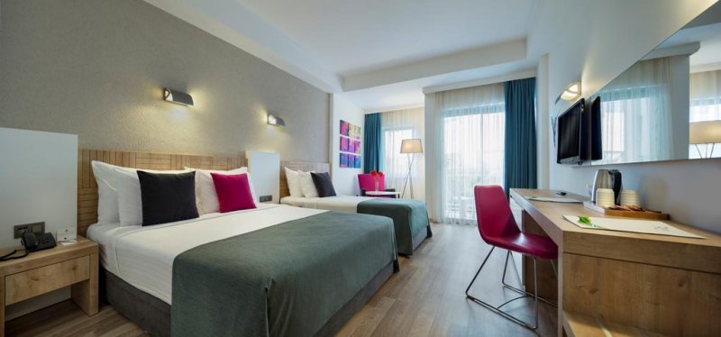 Novum Garden Side Hotel - Снимка 8