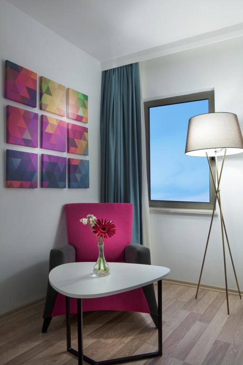 Novum Garden Side Hotel - Снимка 2