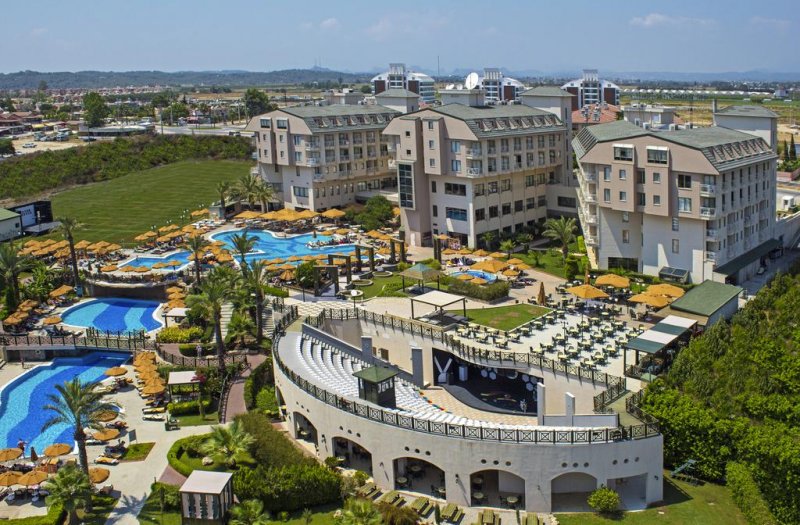 Novum Garden Side Hotel - Снимка 1