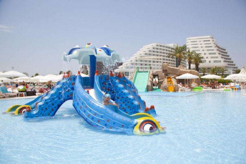 Miracle Resort Hotel - Снимка 1
