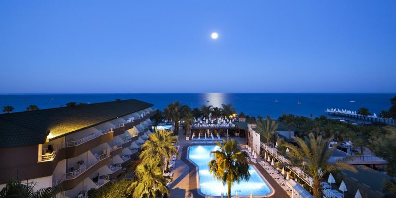 Galeri Resort Hotel - Снимка 2