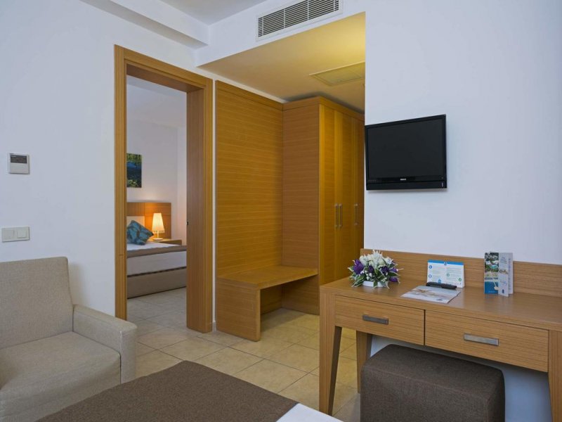 Club Kastalia - Снимка 2