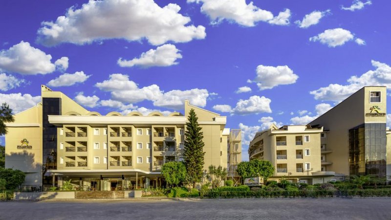 Julian Club Hotel - Снимка 1