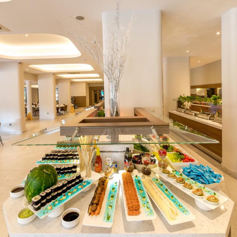 Julian Club Hotel - Снимка 2