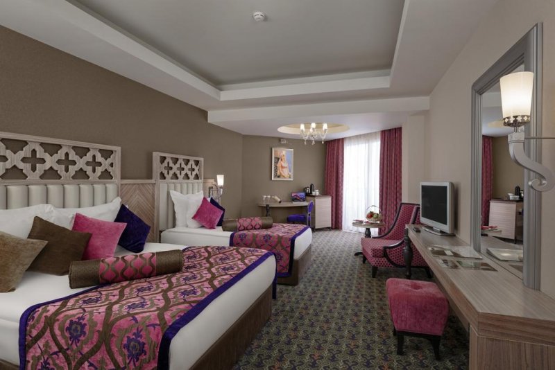 Royal Alhambra Palace - Снимка 9