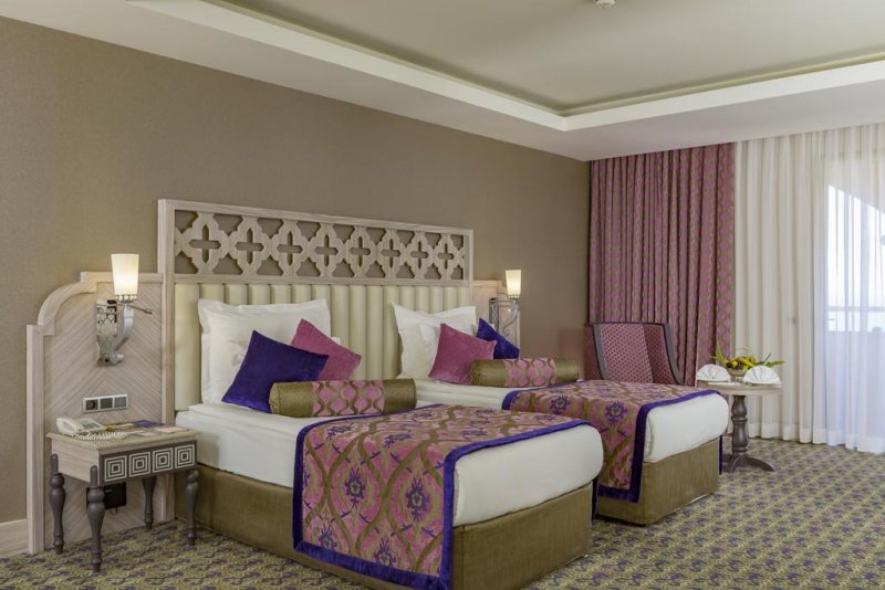 Royal Alhambra Palace - Снимка 3