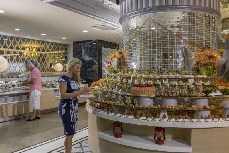 Royal Alhambra Palace - Снимка 1