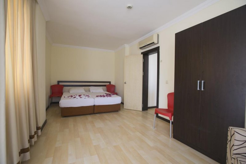 Orfeus Park Hotel - Снимка 2