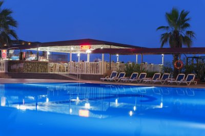 Sailors Beach Club - Снимка 3