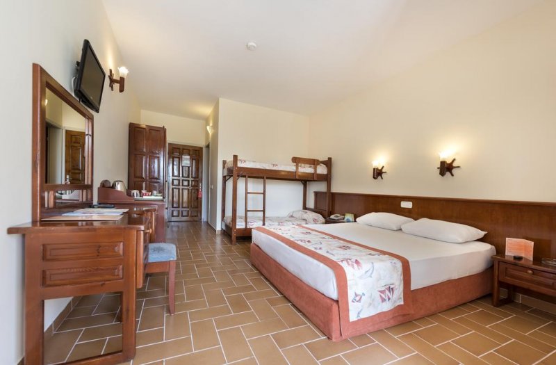 Sailors Beach Club - Снимка 7