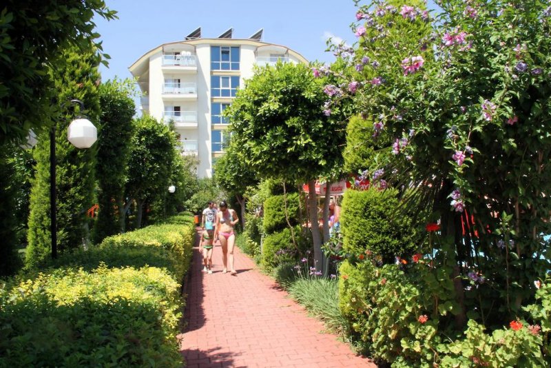 Lims Bona Dea Beach Hotel - Снимка 3