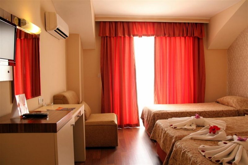 Lims Bona Dea Beach Hotel - Снимка 10