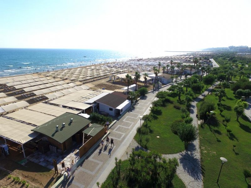 Side Royal Paradise - Снимка 1