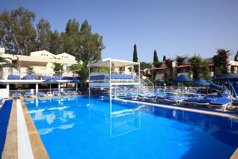 Summer Garden Apart Hotel - Снимка 4