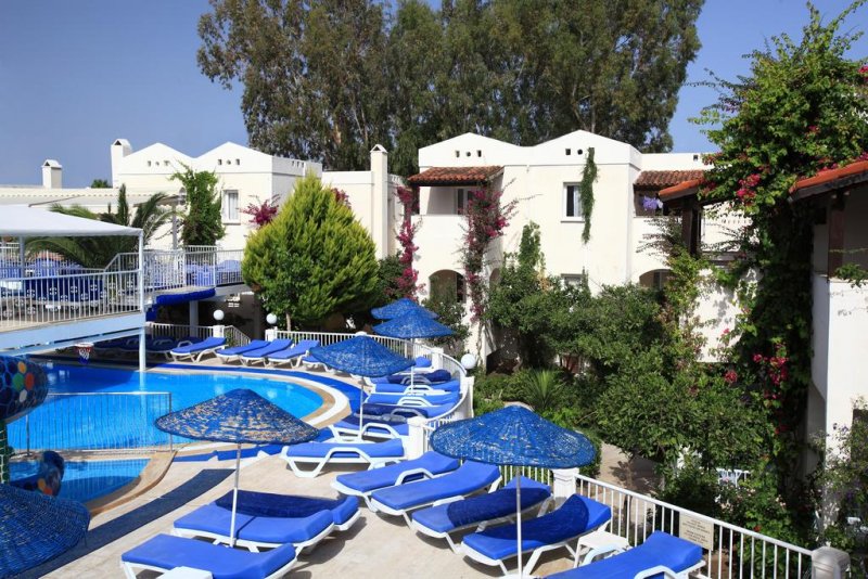 Summer Garden Apart Hotel - Снимка 9