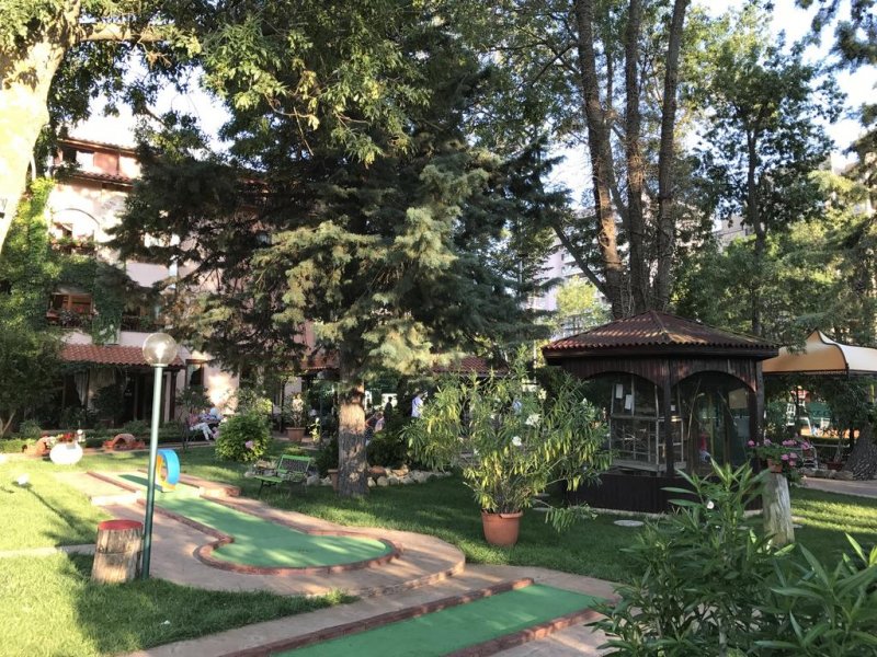 Хотел Олеандър Хаус и тенис клуб - Снимка 2