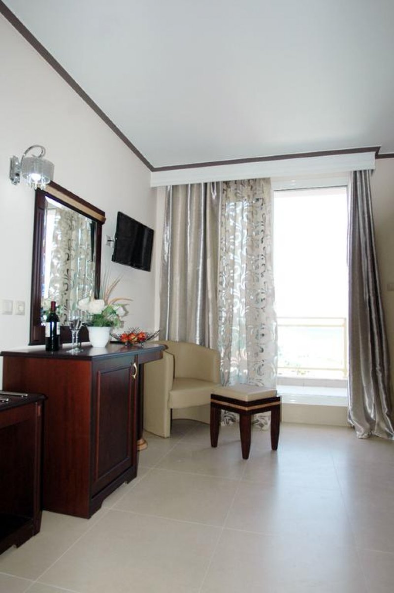 Santa Beach Hotel - Снимка 10