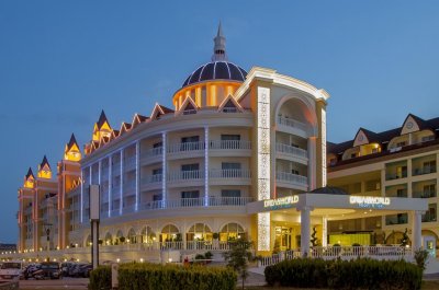 Dream World Resort & Spa - Снимка 1