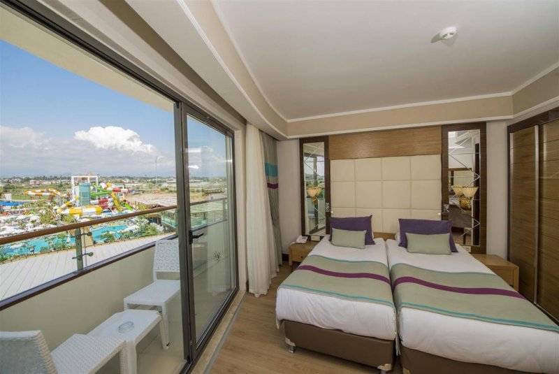 Dream World Aqua - Снимка 2