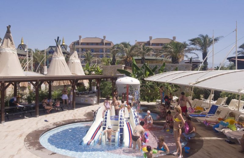 Crystal Family Resort & Spa - Снимка 7
