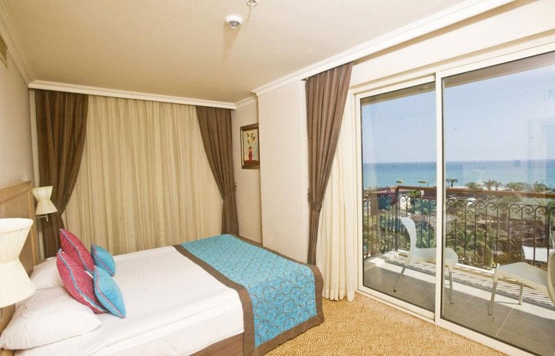 Crystal Family Resort & Spa - Снимка 11