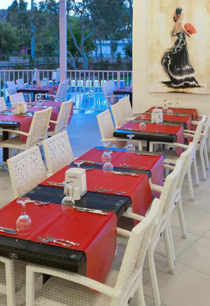 Bodrum Beach Resort - Снимка 7