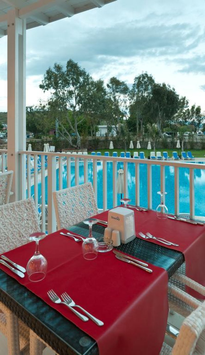 Bodrum Beach Resort - Снимка 3