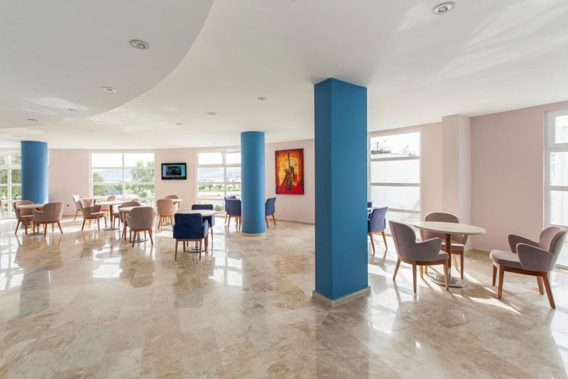 Bodrum Beach Resort - Снимка 9