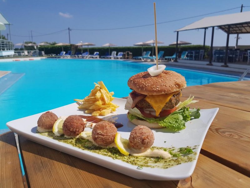 Skion Palace Beach Hotel - Снимка 11