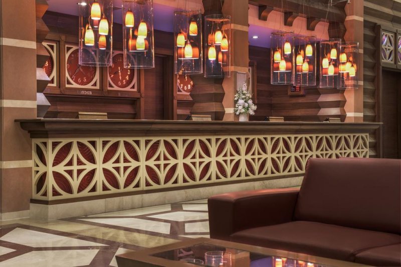 Club Mega Saray - Снимка 2